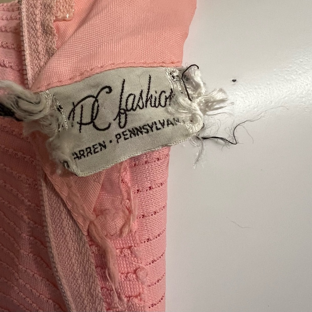 Vintage 1960s NPC FASHIONS of Warren, Pennsylvania Pink Sleeveless Dress - Picture 8 of 8